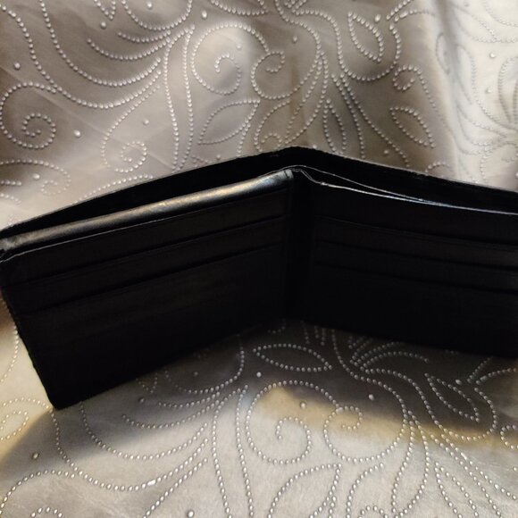 Genuine Eel Skin Black Pocket Bifold Wallet – Slim Design, 6 Card Slots - Picture 6 of 12